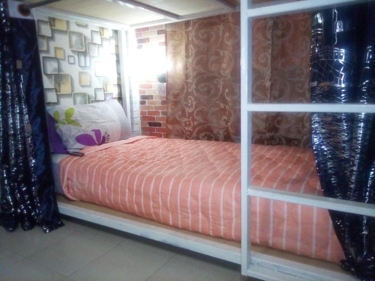 Bed and Breakfast Ban Kru Ae Mixed Dorm Бангкок Екстер'єр фото